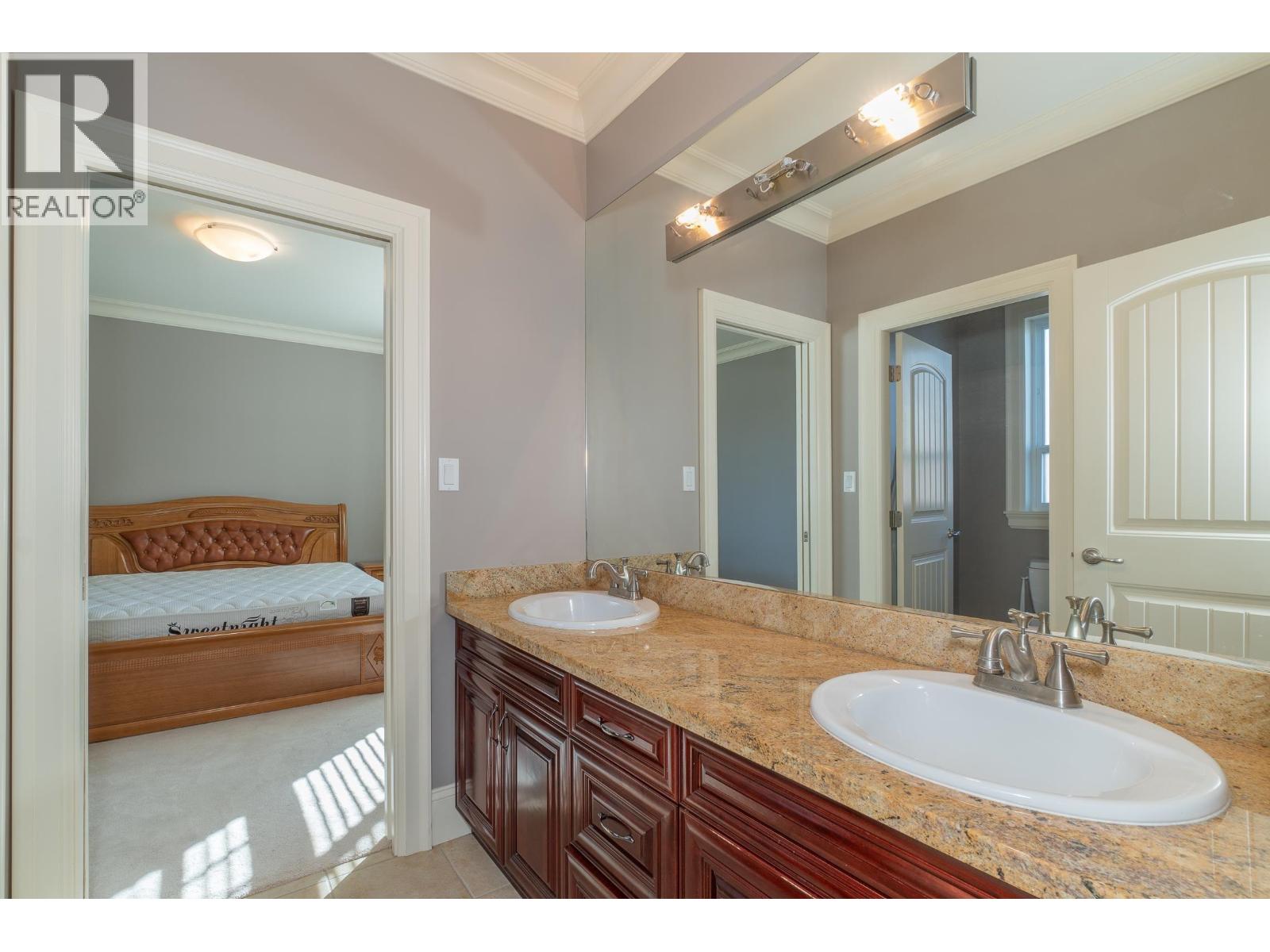 5 Bed, 5 Bath House for Sale in Richmond – 3231 WARDMORE PLACE, Richmond – MLS# R3117084 - Image 11