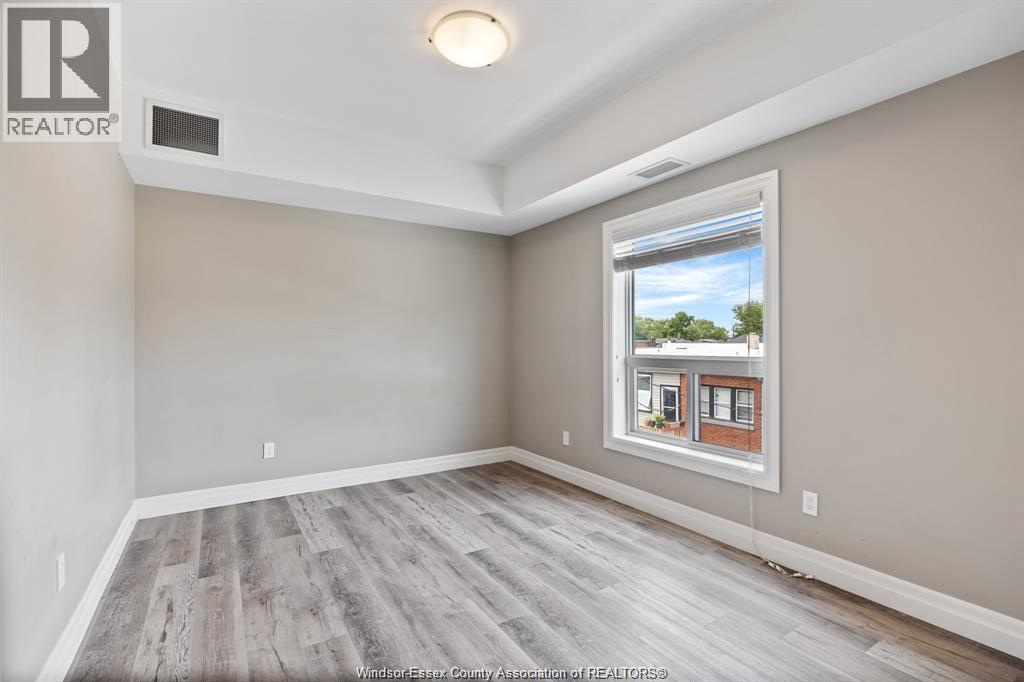 #305 955 OUELLETTE AVENUE - 13