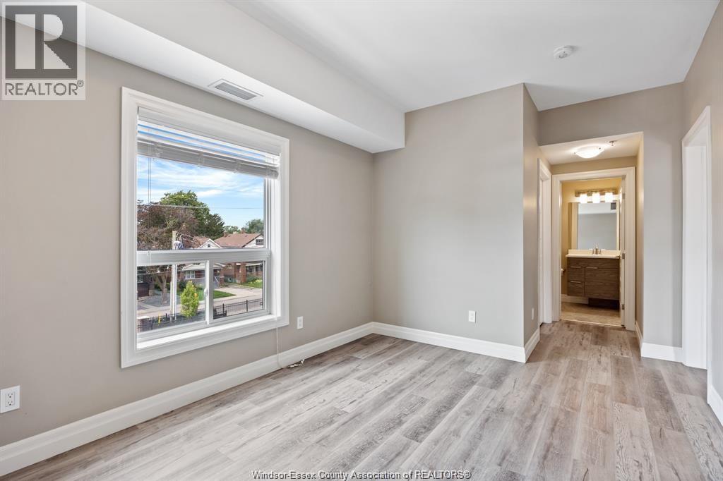 #305 955 OUELLETTE AVENUE - 15