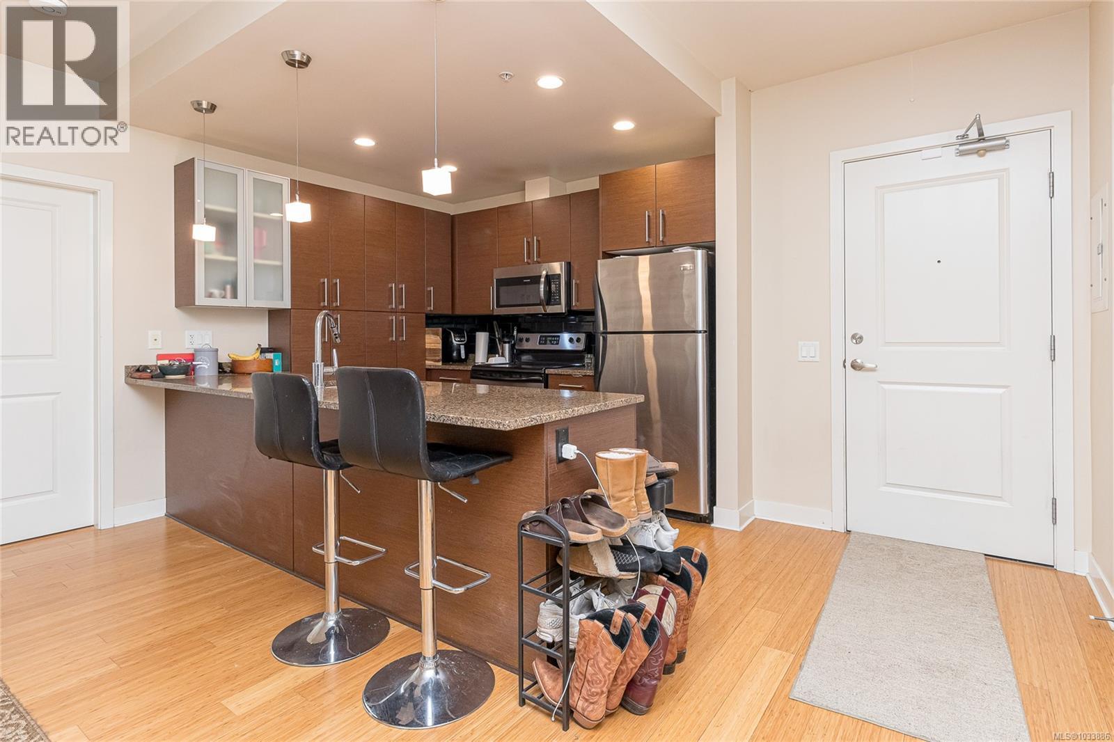 #202 4394 West Saanich Rd - 10