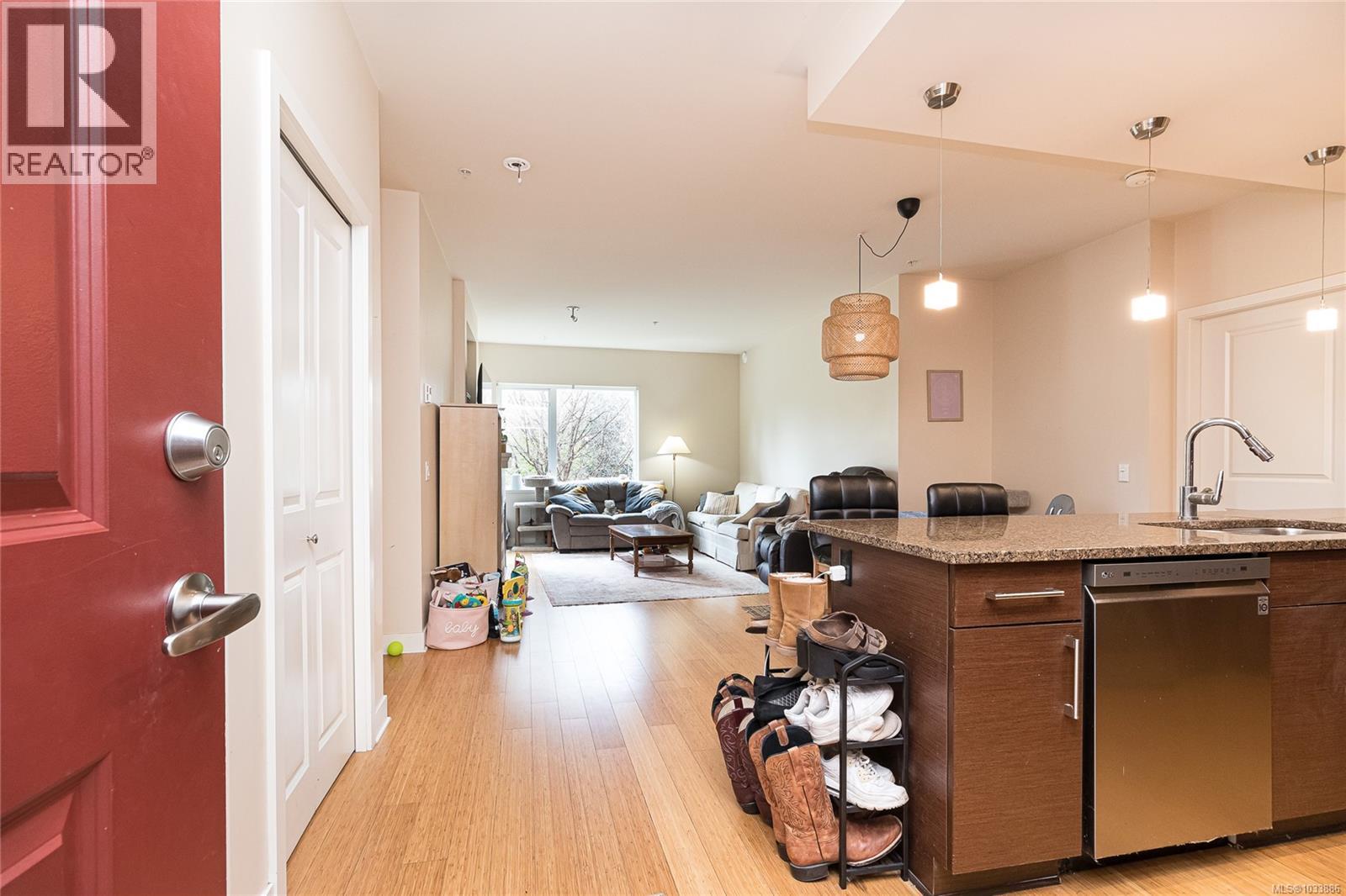 #202 4394 West Saanich Rd - Image 3