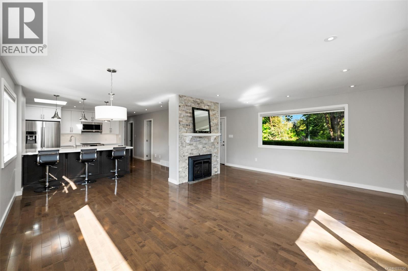 4474 Torquay Dr - 10