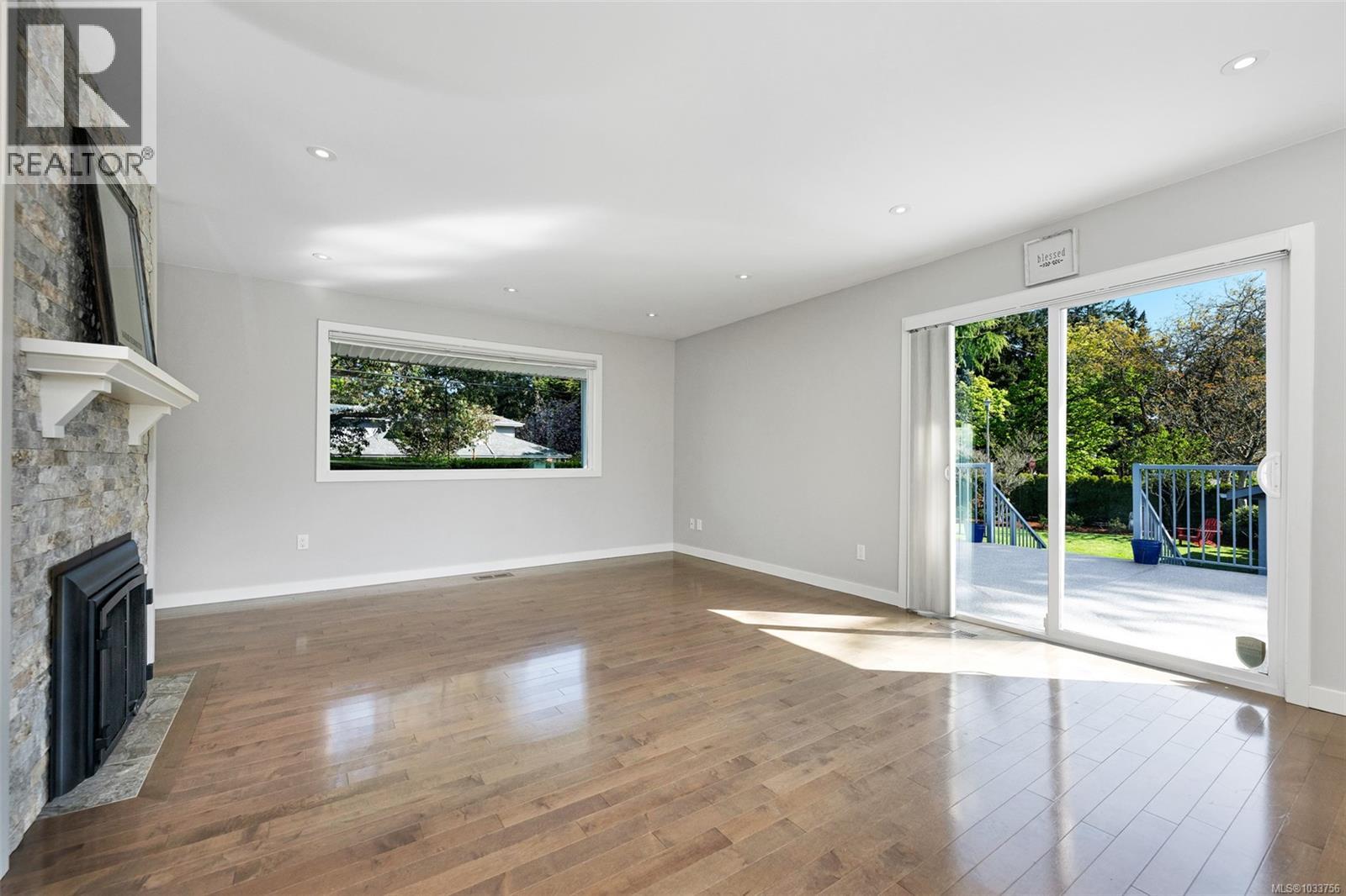 4474 Torquay Dr - 12