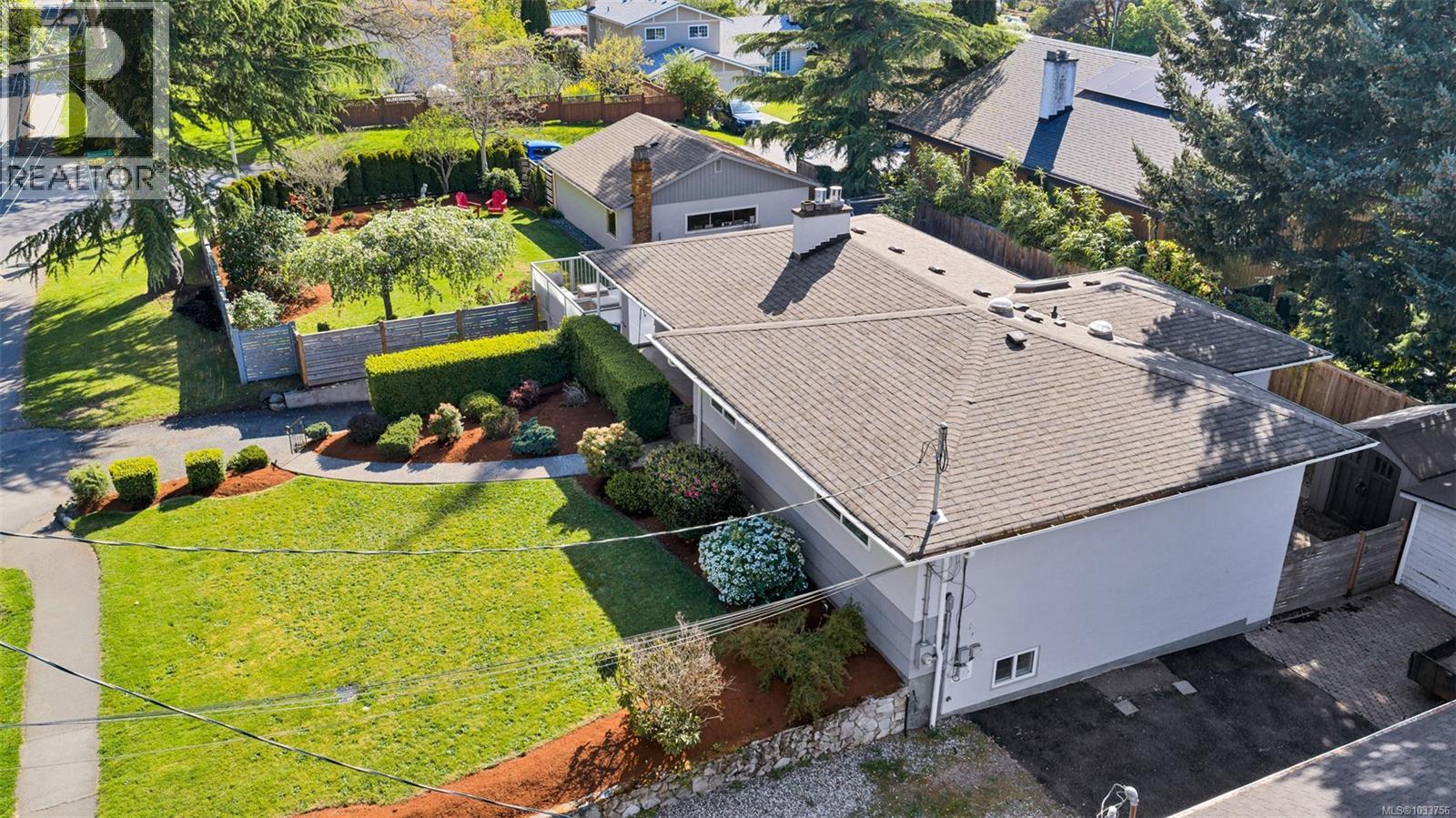 4474 Torquay Dr - 2