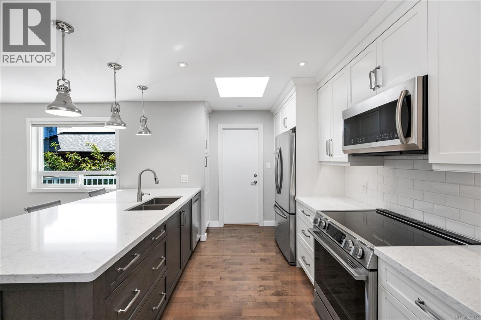 4474 Torquay Dr - 22