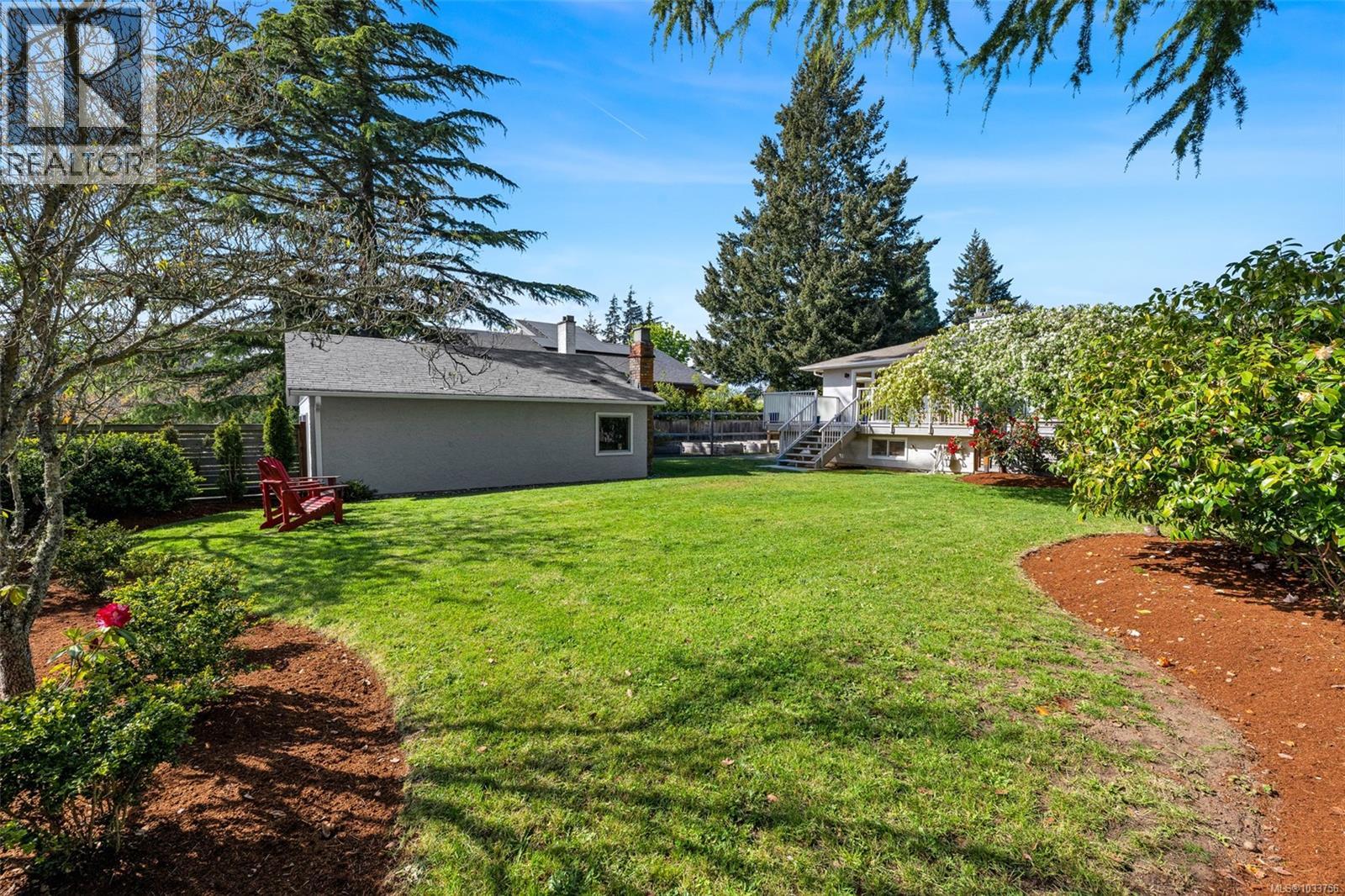 4474 Torquay Dr - 33