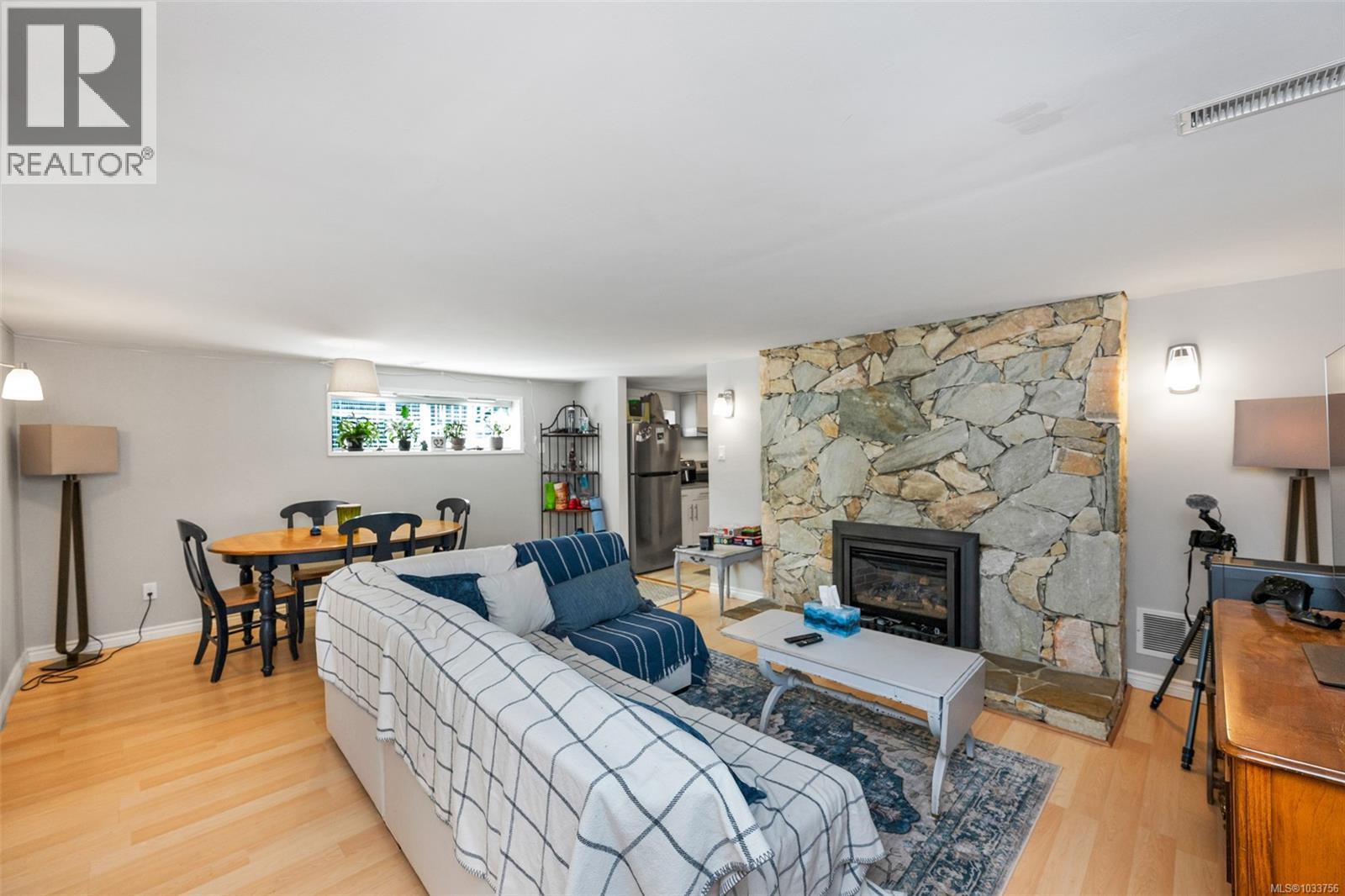 4474 Torquay Dr - 37