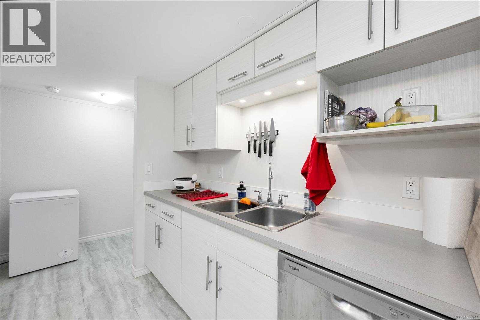 4474 Torquay Dr - 40
