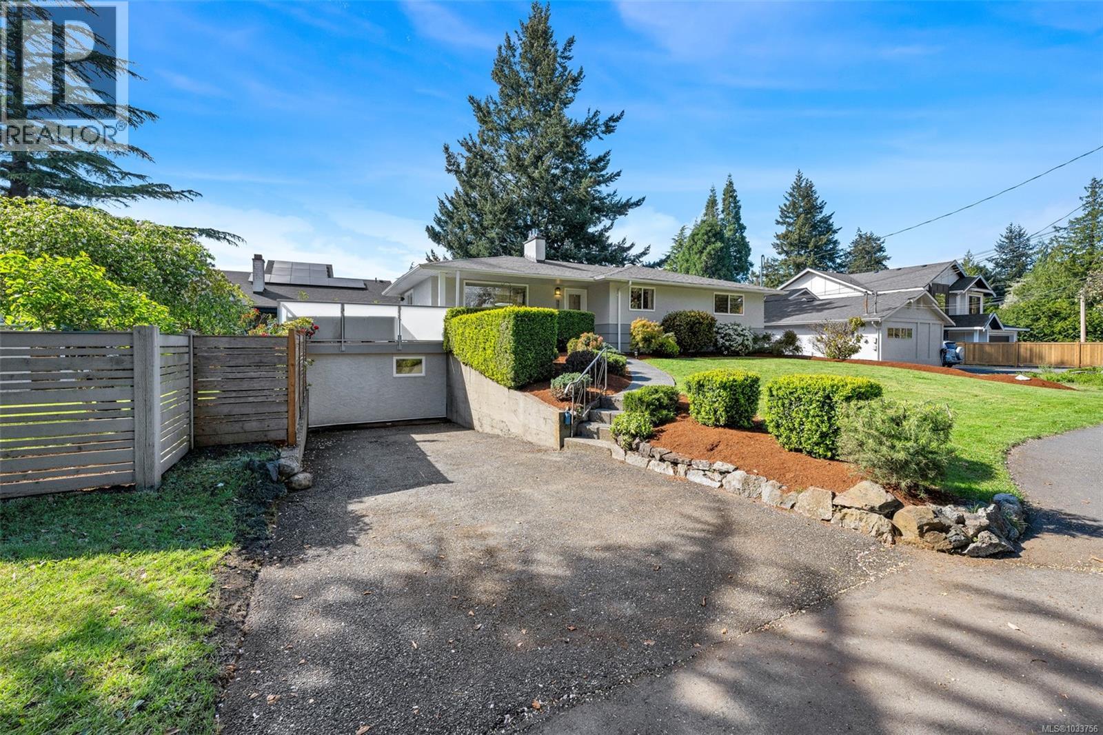 4474 Torquay Dr - 49