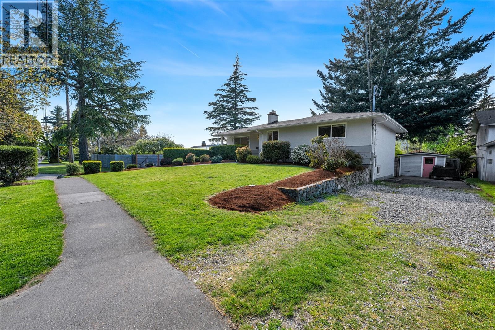 4474 Torquay Dr - 51