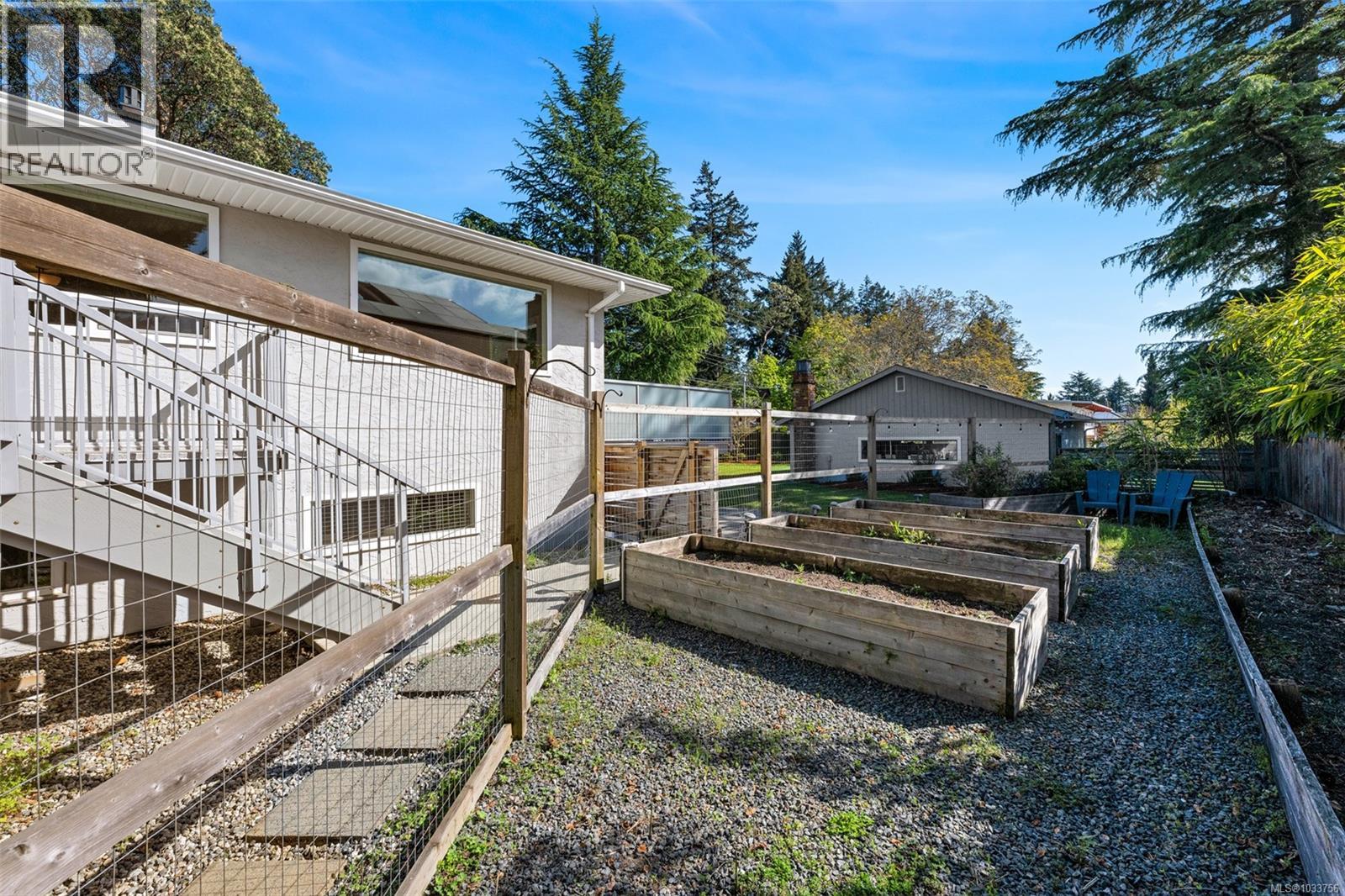 4474 Torquay Dr - 52