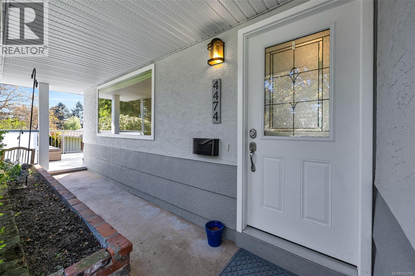 4474 Torquay Dr - 8