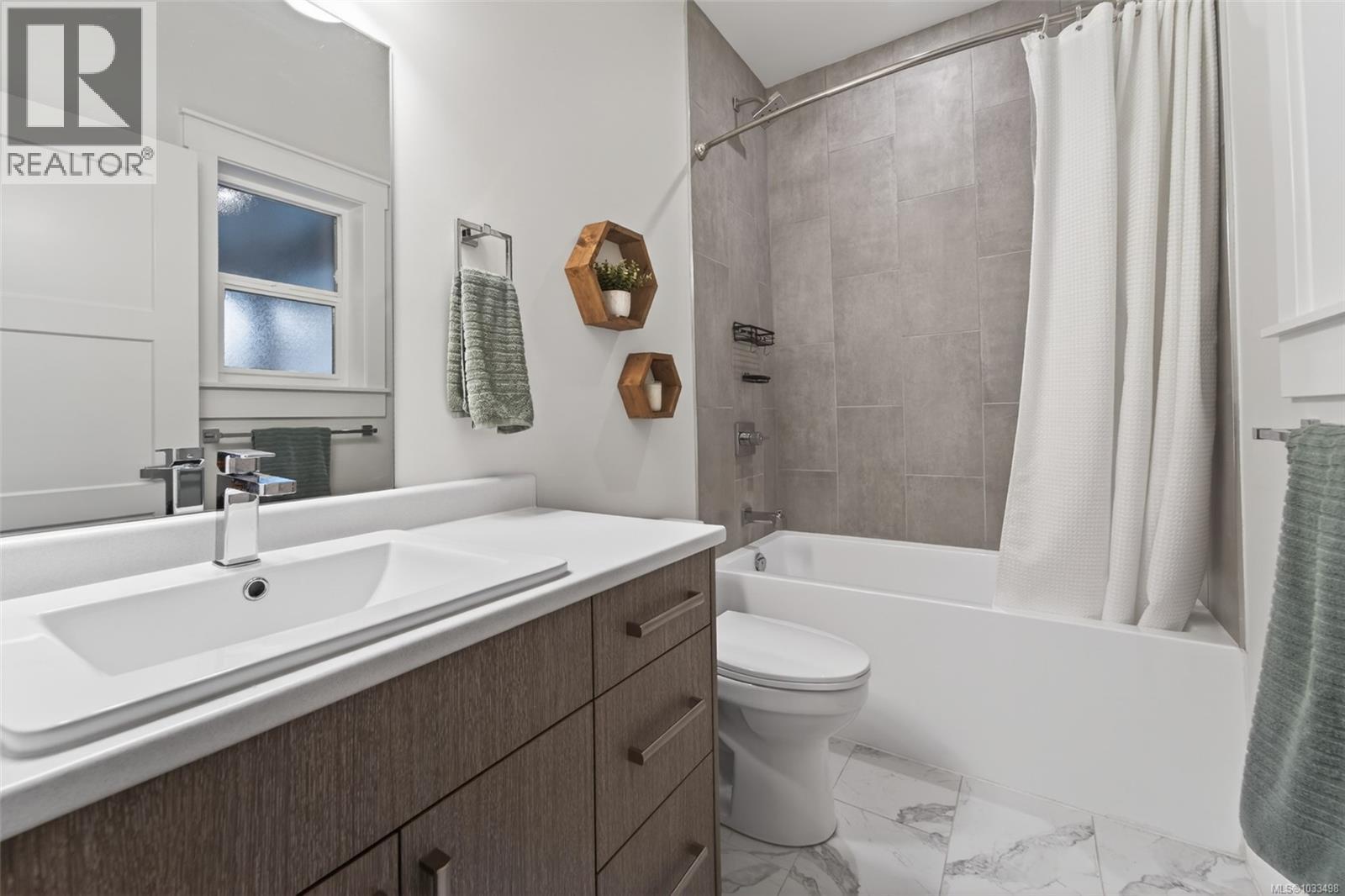 6350 Riverstone Dr, Sooke