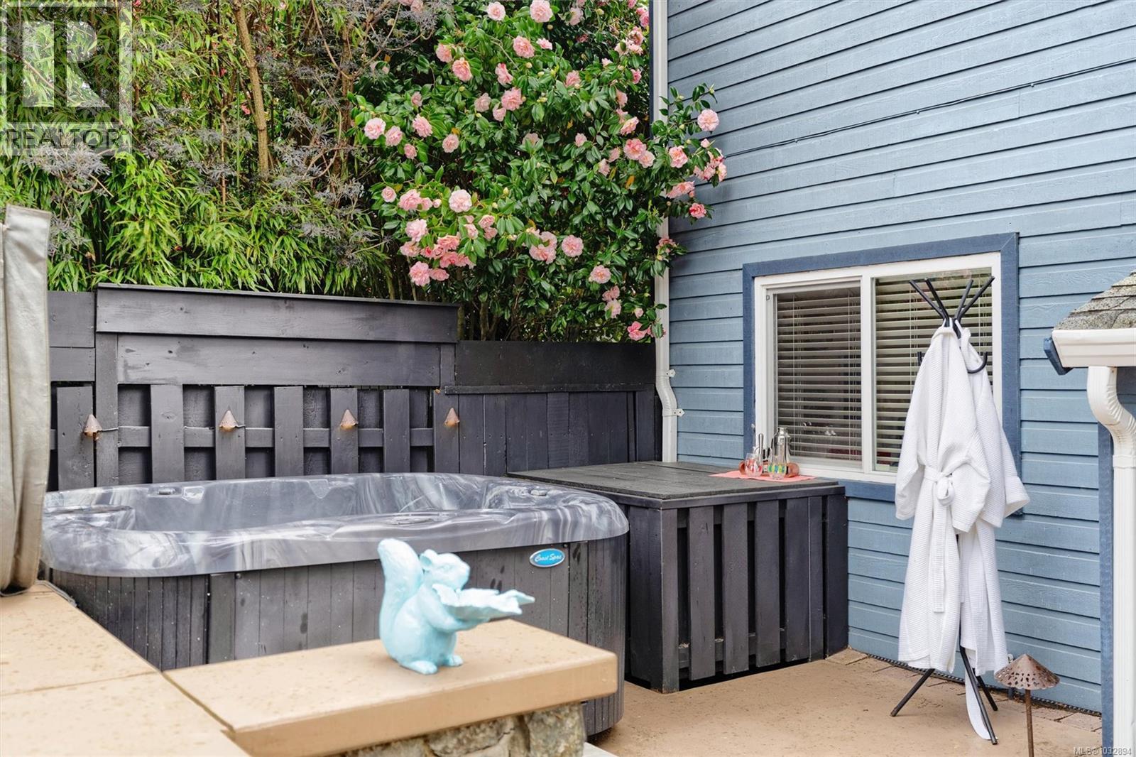 48 Falstaff Pl, View Royal