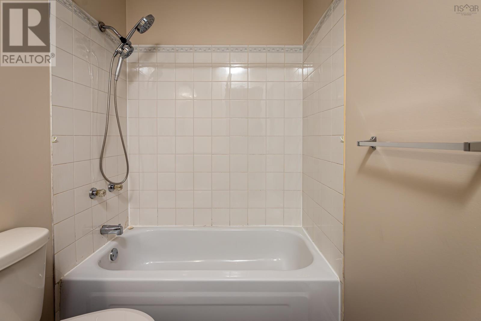 Property 21 of 29 of 71 Hemlock Drive