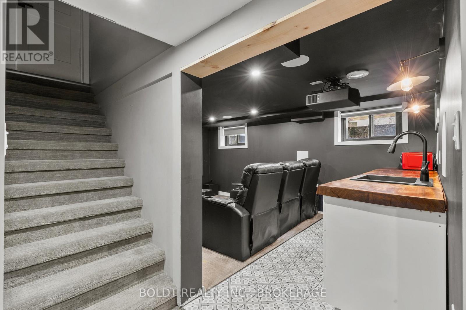 322 QUEENSTON STREET - 23