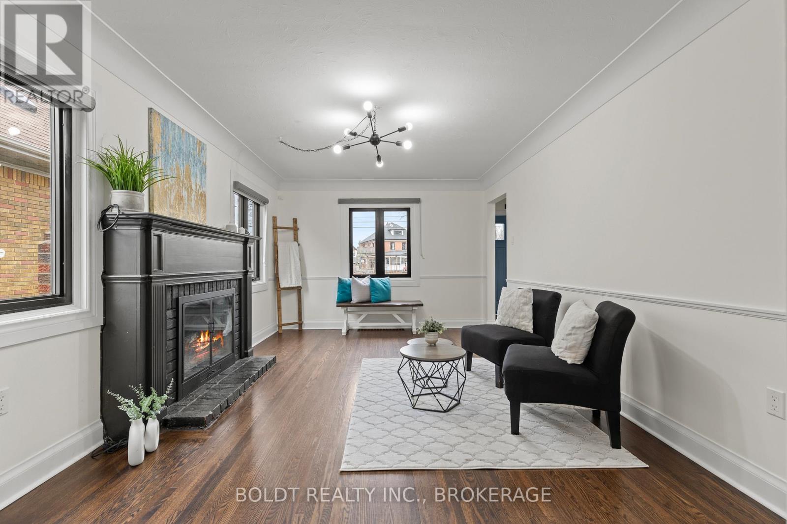322 QUEENSTON STREET - 9
