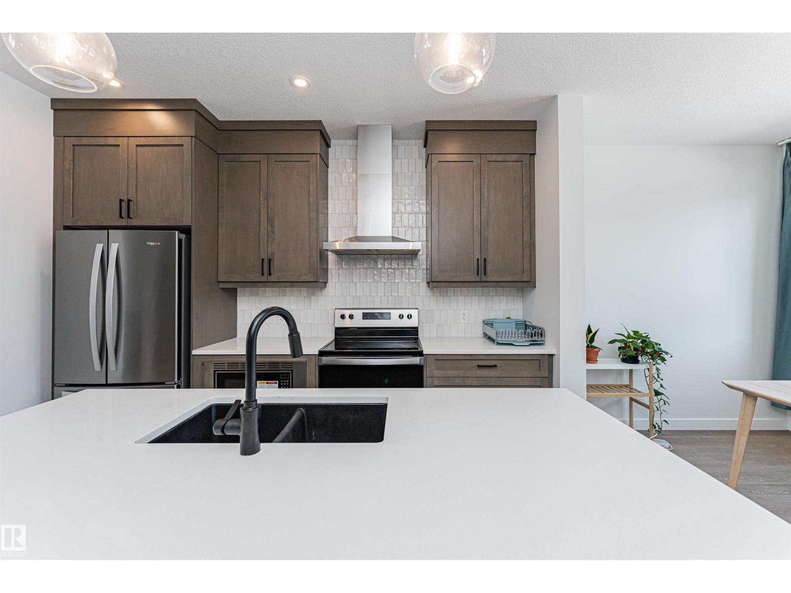 3367 ERLANGER BN NW, Edmonton