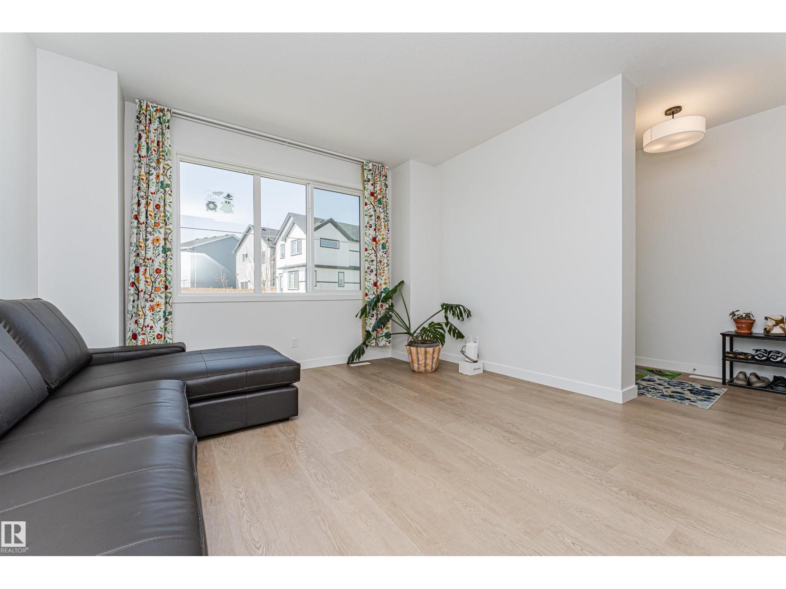 3367 ERLANGER BN NW, Edmonton