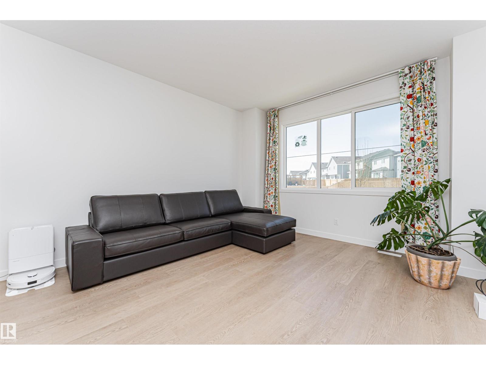 3367 ERLANGER BN NW, Edmonton