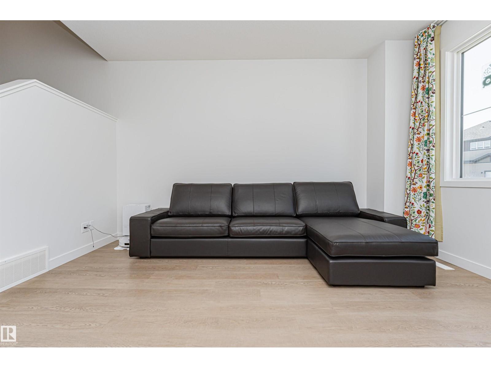 3367 ERLANGER BN NW, Edmonton