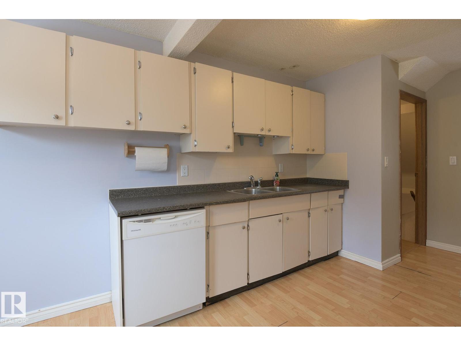 14751 25 ST NW, Edmonton