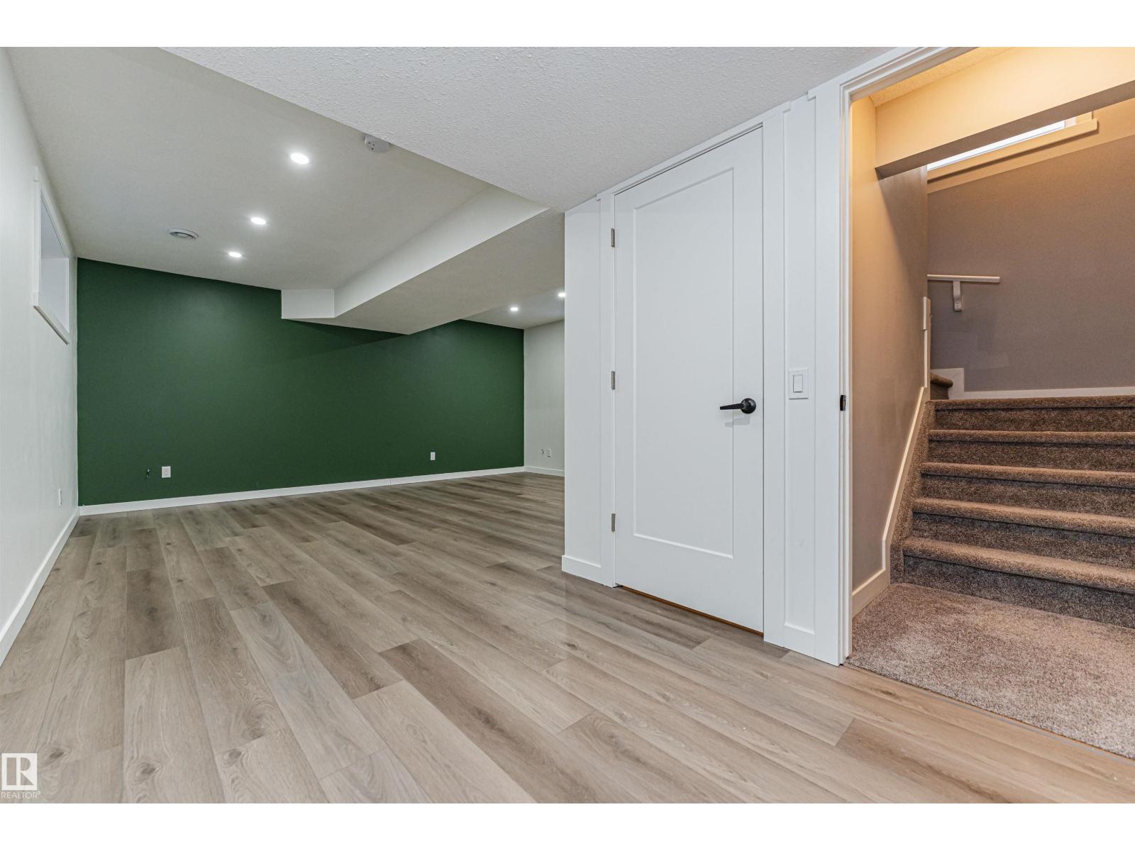 16420 15 AV SW, Edmonton