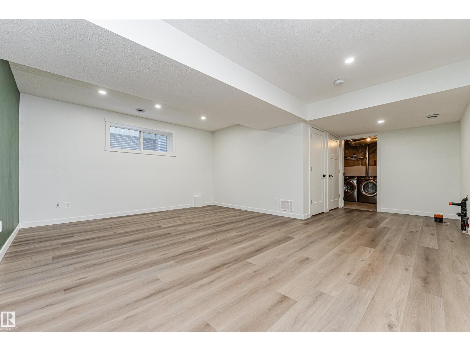 16420 15 AV SW, Edmonton