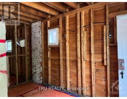 102 Putman Avenue, Ottawa, ON K1M1Z6 Photo 14
