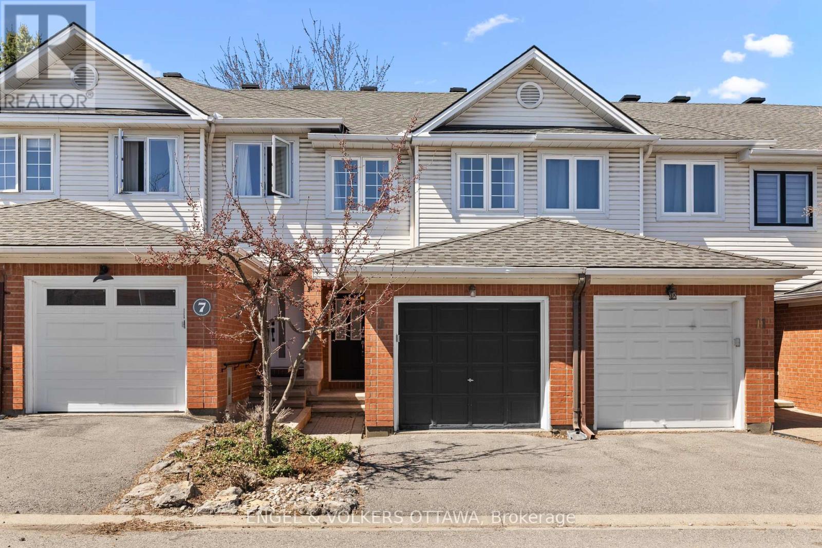 Welcome to 9 Festive Private