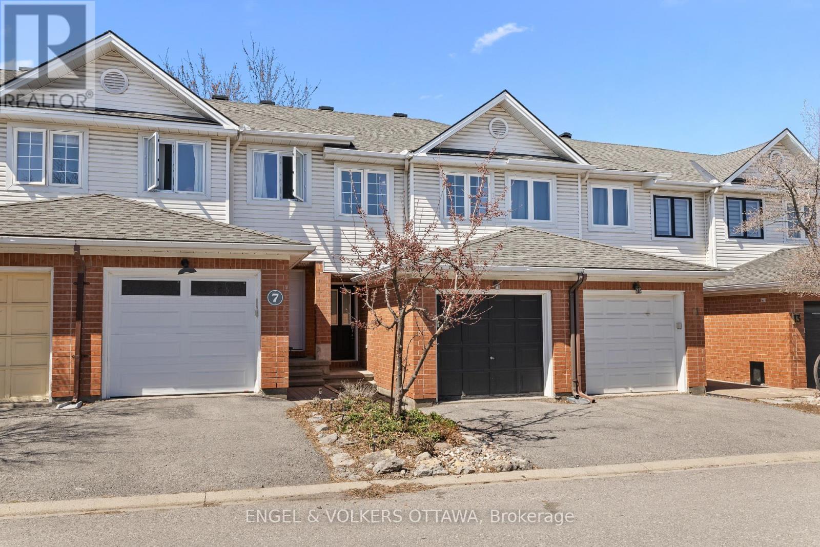 Centrally located in sought-after Central Park