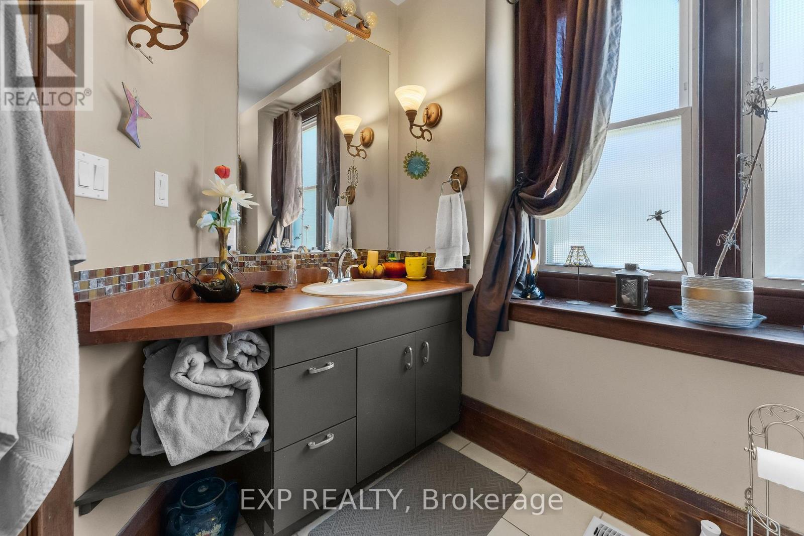 122 ELGIN STREET W - 29