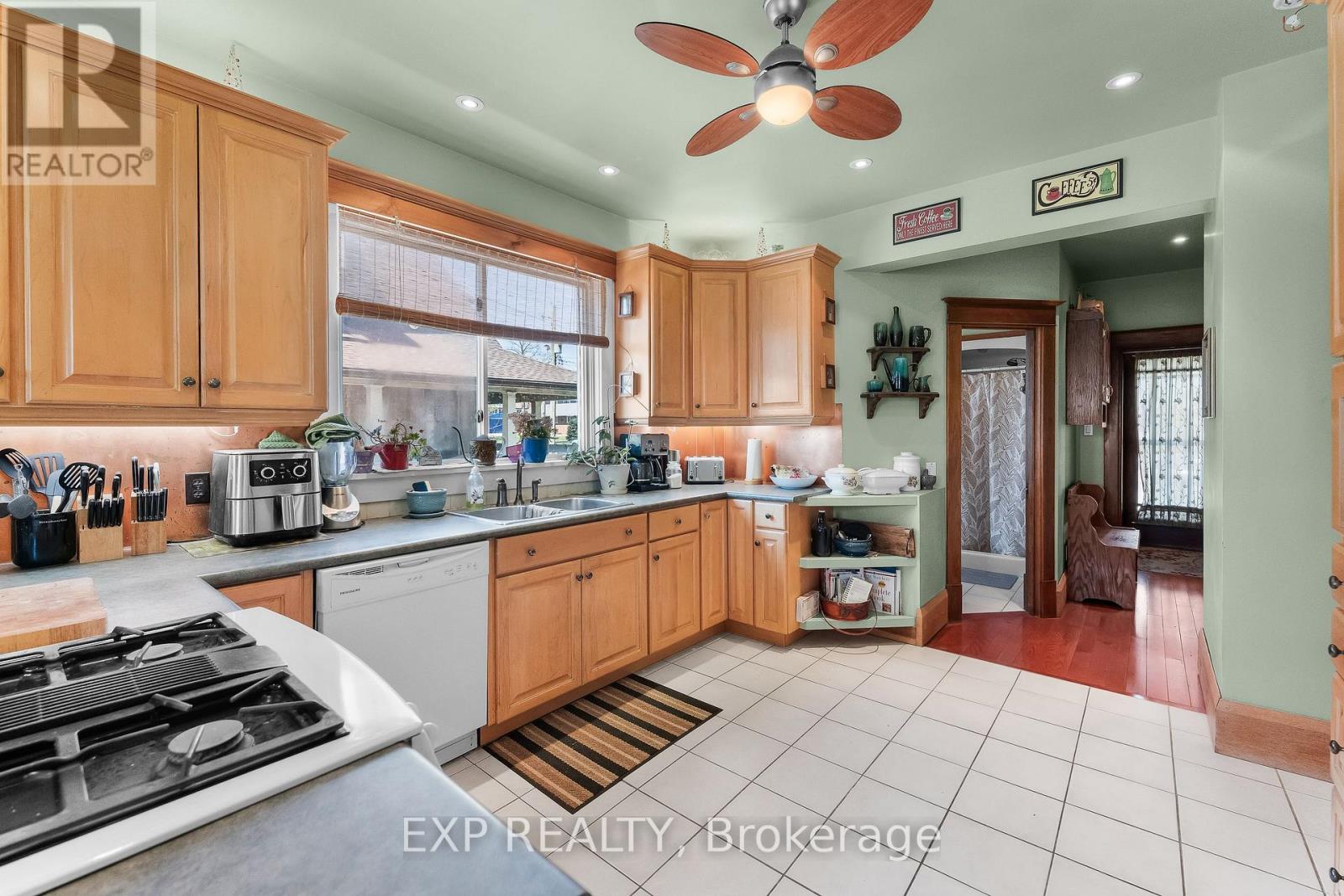 122 ELGIN STREET W - 32