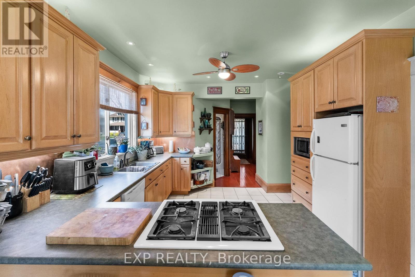 122 ELGIN STREET W - 36