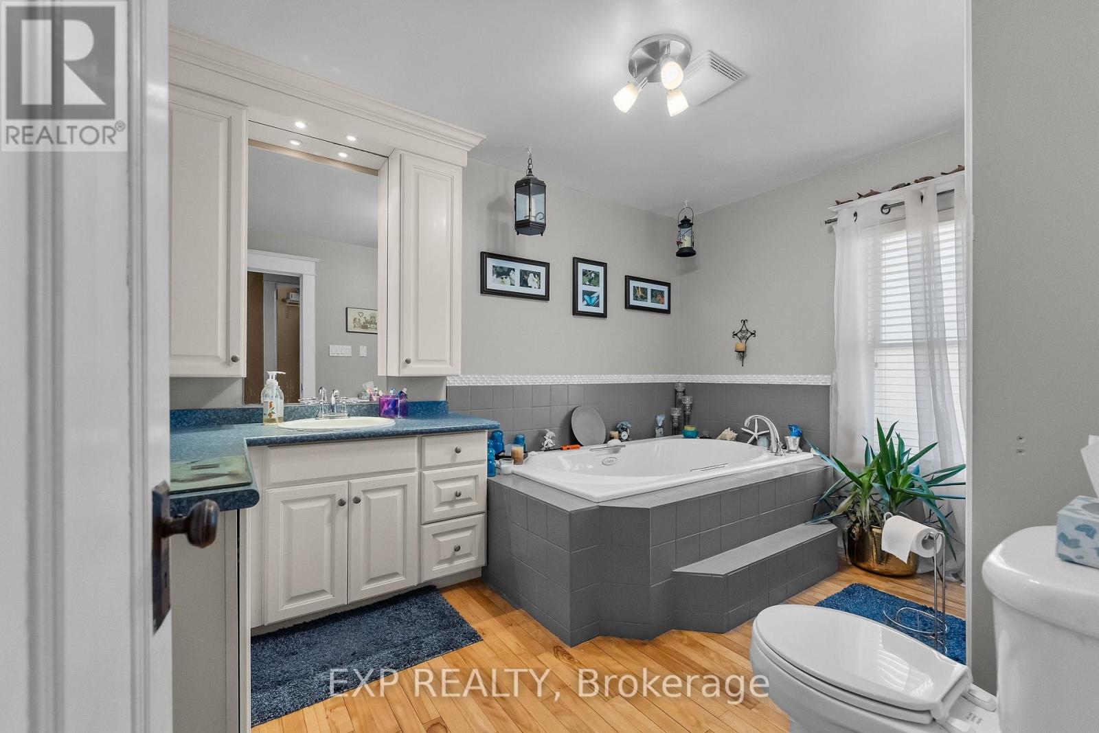 122 ELGIN STREET W - 39