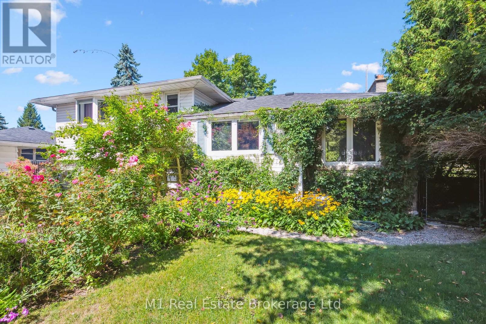 21 GLADSTONE AVENUE - 11