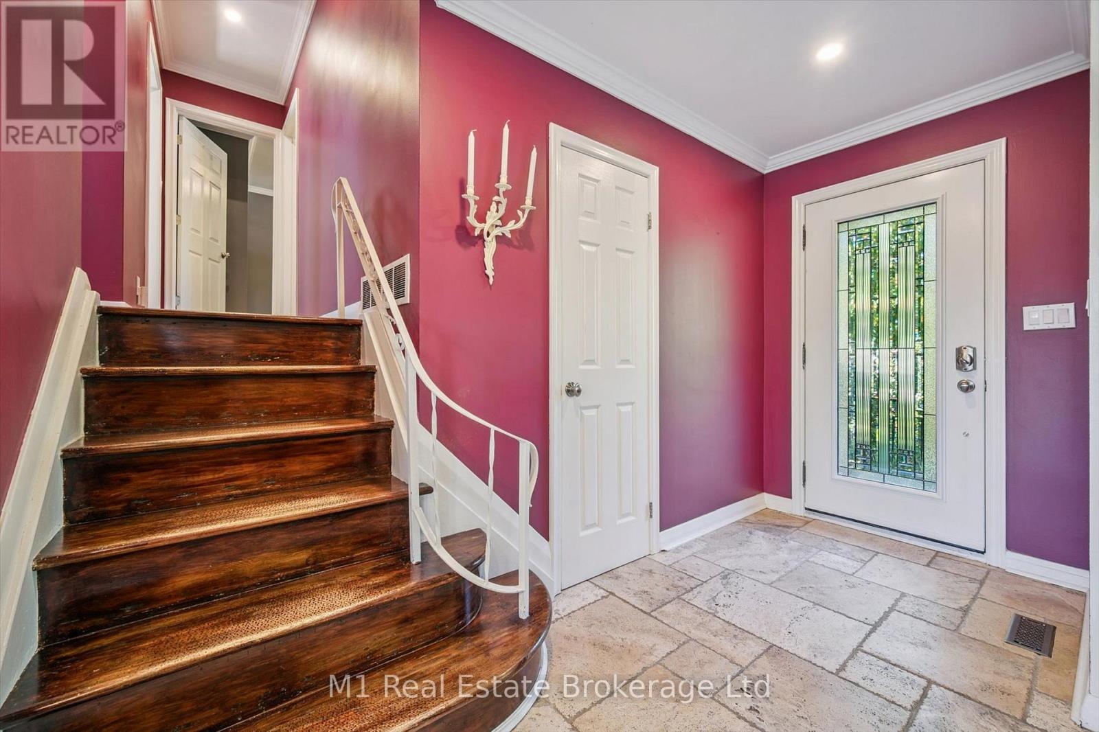 21 GLADSTONE AVENUE - 14