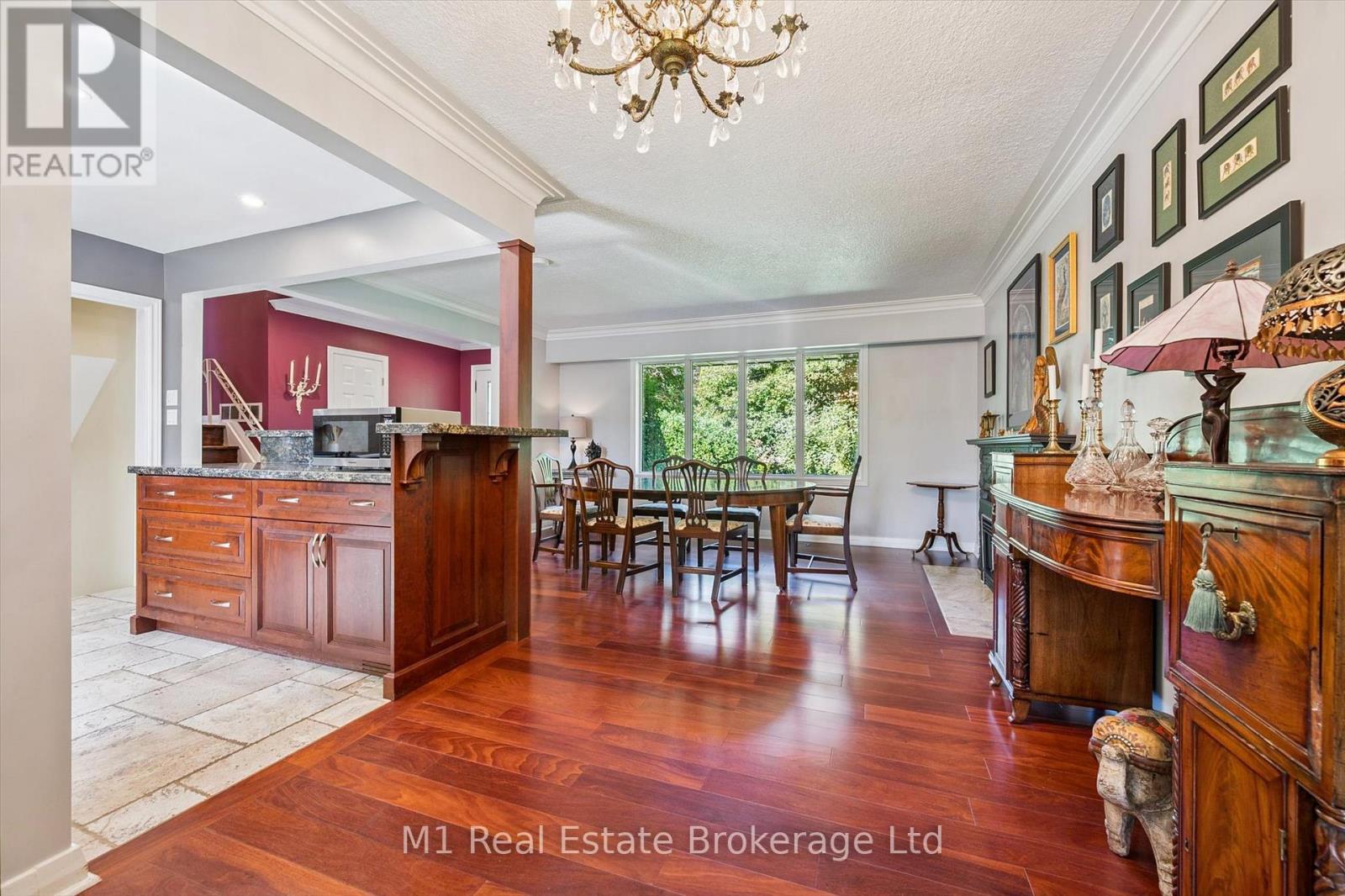 21 GLADSTONE AVENUE - 21