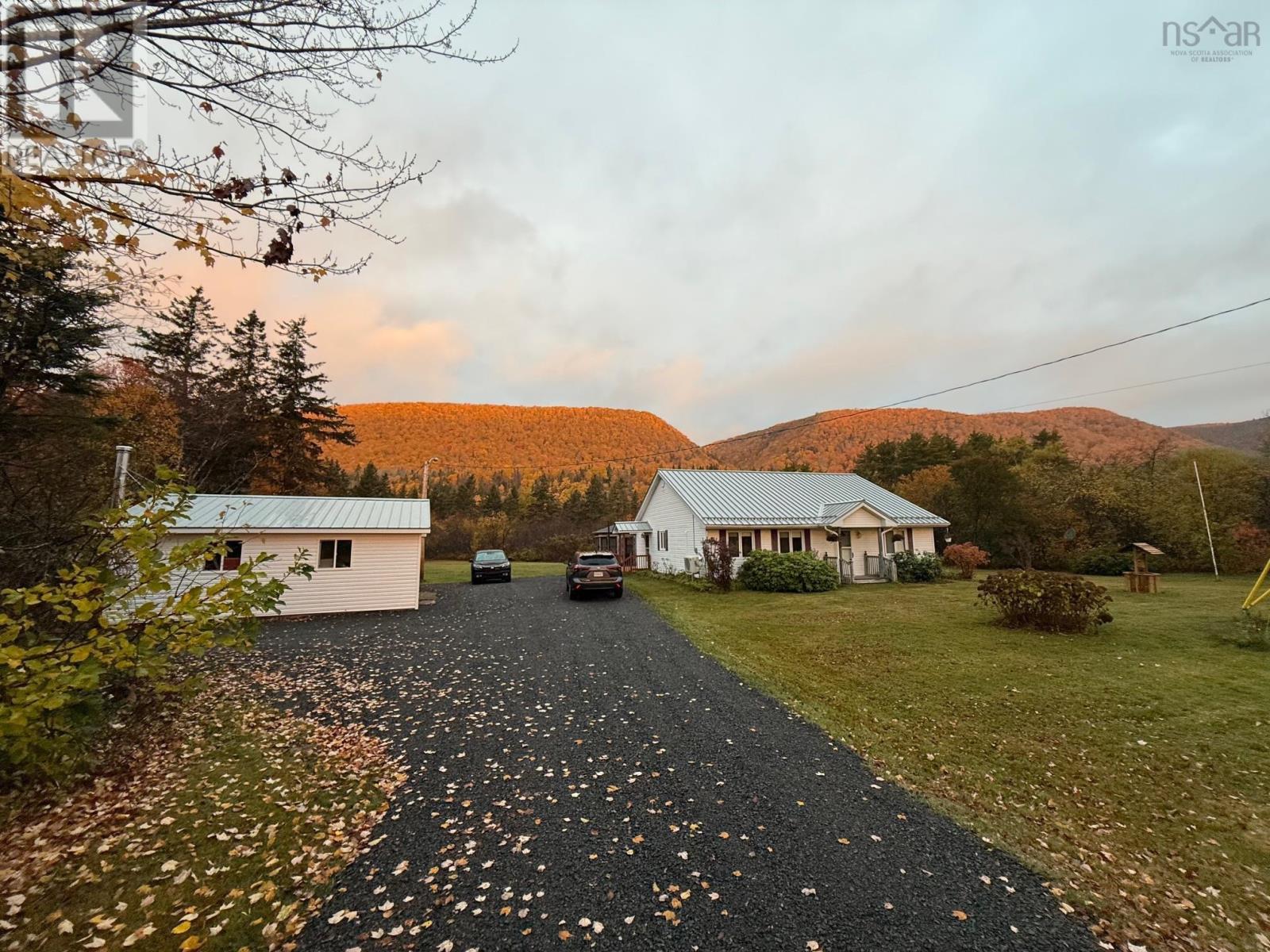 Property photo of 2865 West Big Intervale Road