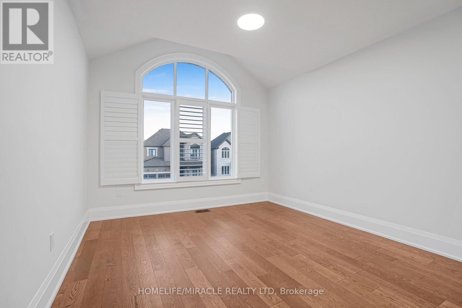 1348 HARRINGTON STREET - 30