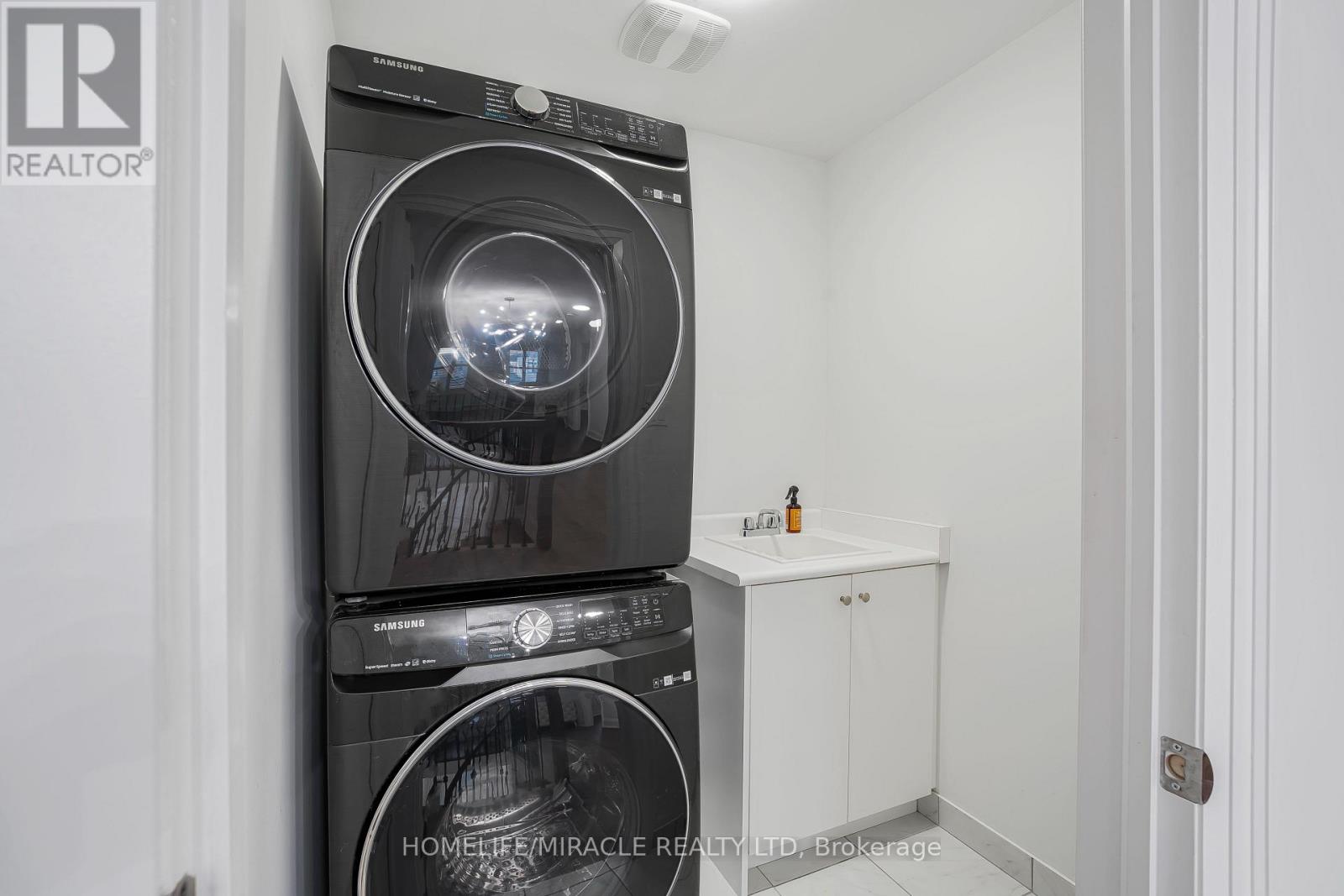 1348 HARRINGTON STREET - 35