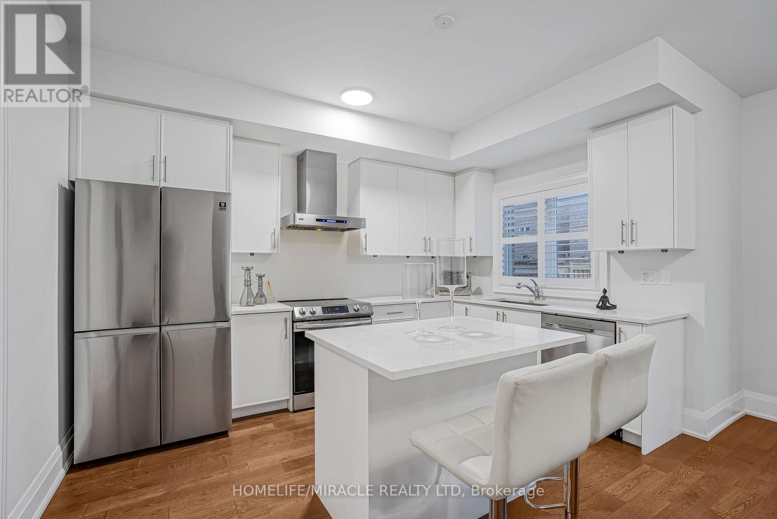 1348 HARRINGTON STREET - 9