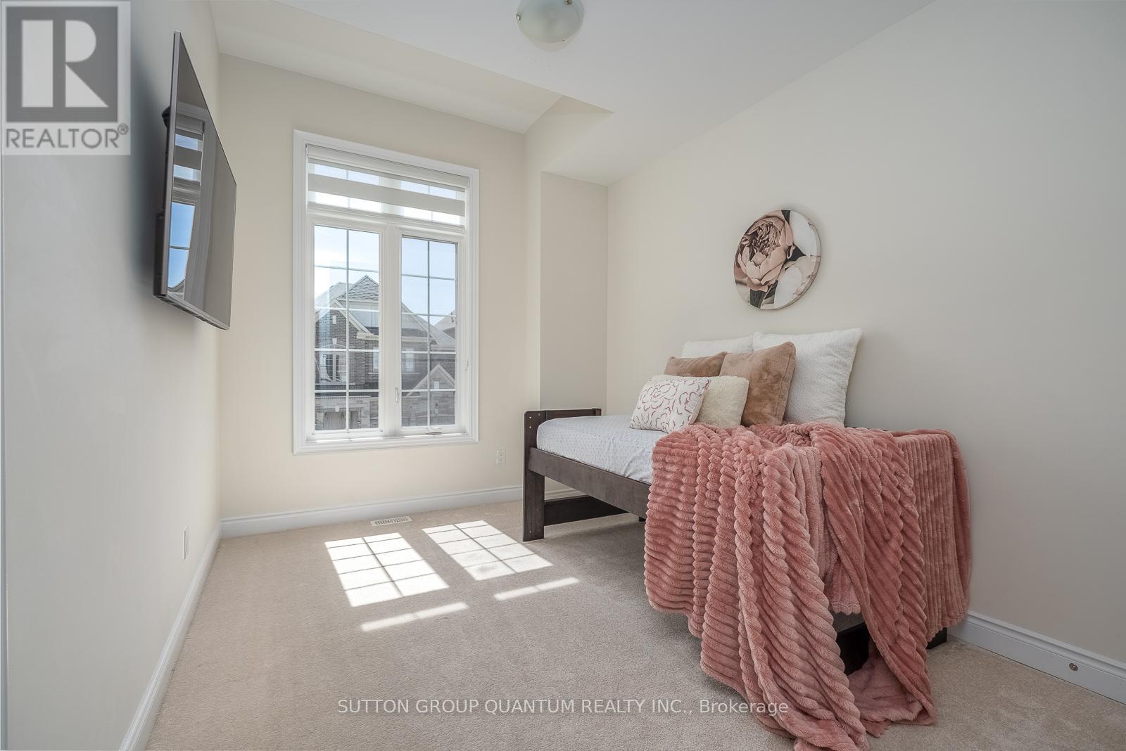 58 WILLIAM CRAWLEY WAY - 21