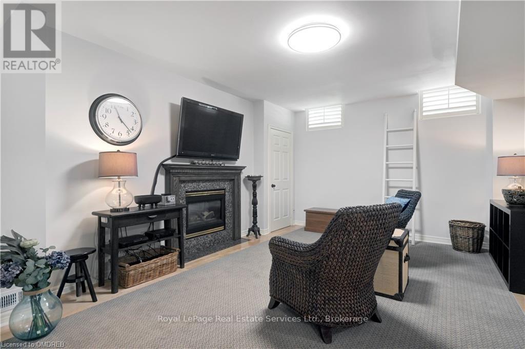 1259 GLENASHTON DRIVE - 39