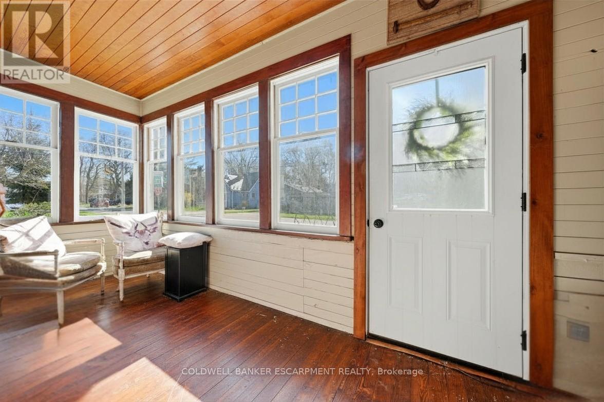 219 ARTHUR STREET - 4