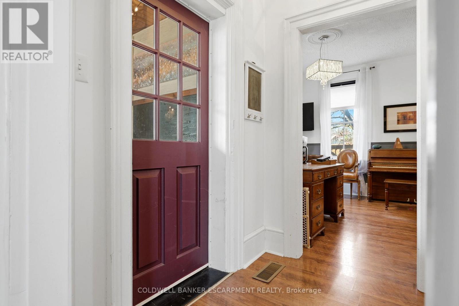 219 ARTHUR STREET - 5