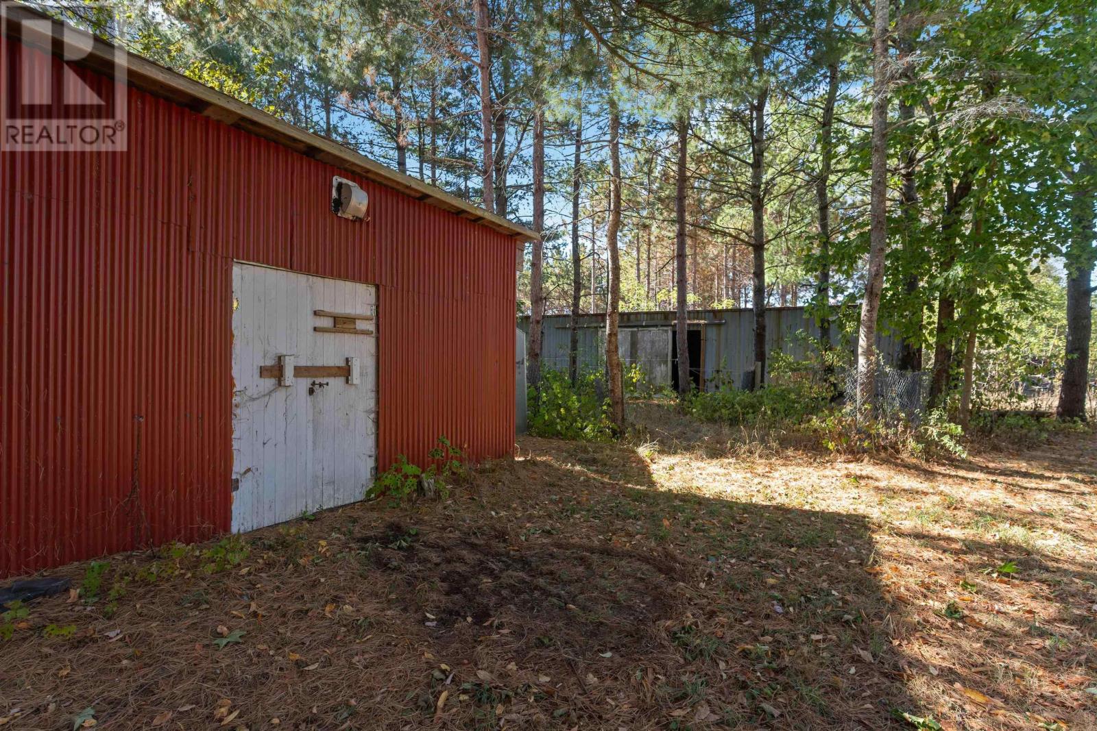 9387 Highway 10 - 25