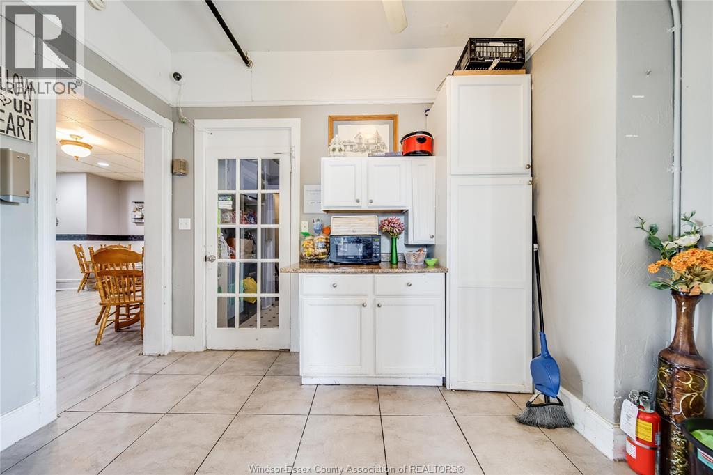 122 TALBOT STREET South - 15