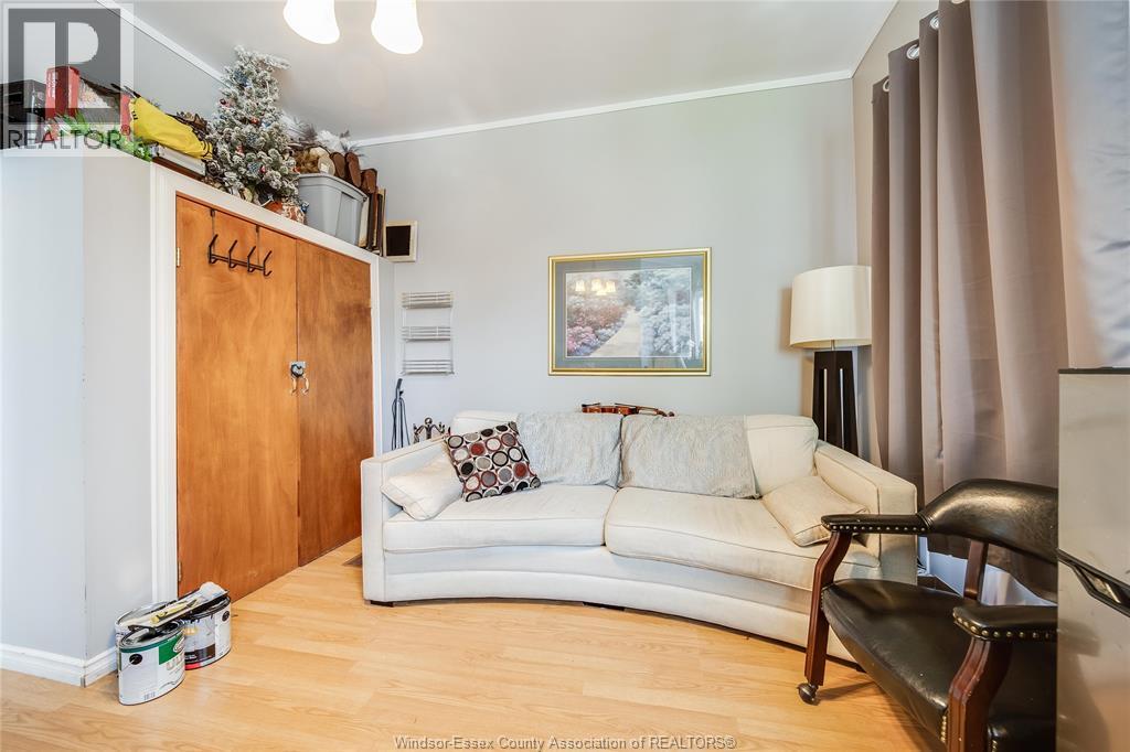 122 TALBOT STREET South - 17