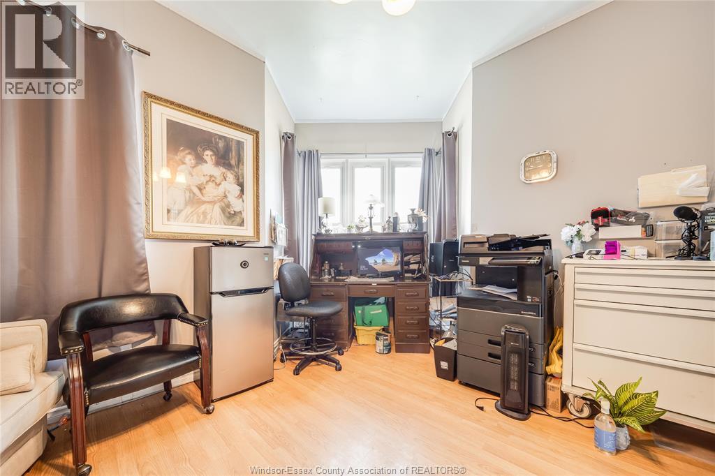122 TALBOT STREET South - 18